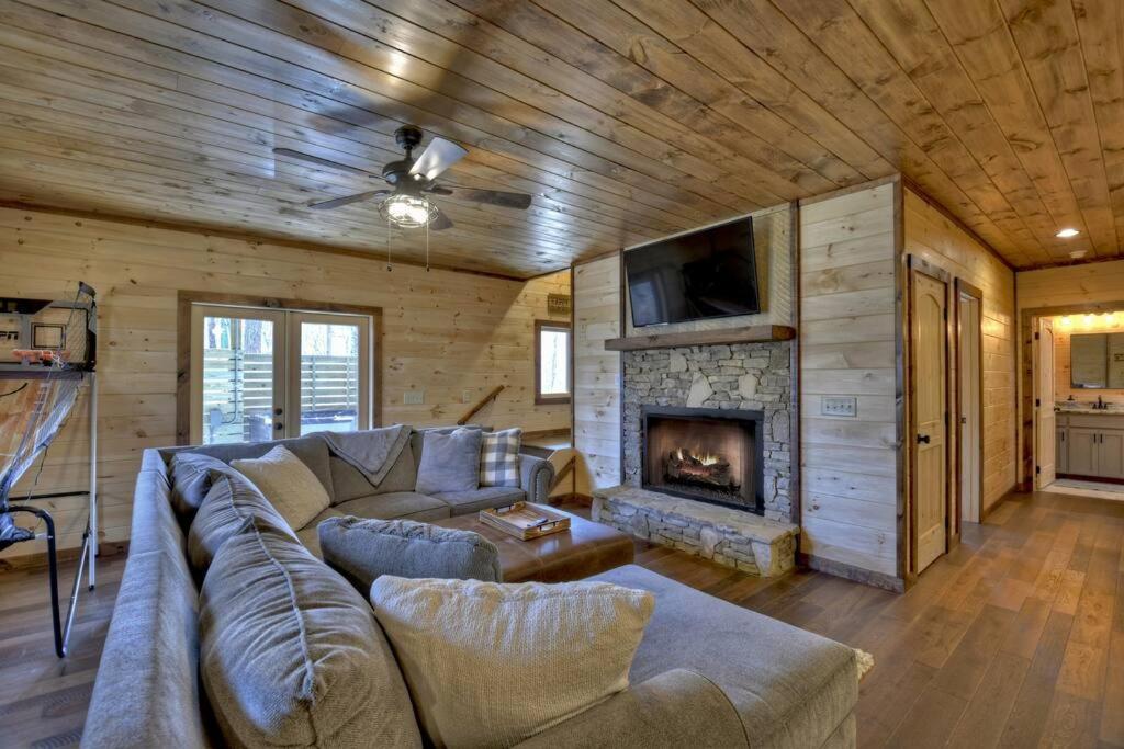 Rosewood Retreat - Hot Tub Fire Pit Pool Table Villa Blue Ridge Luaran gambar
