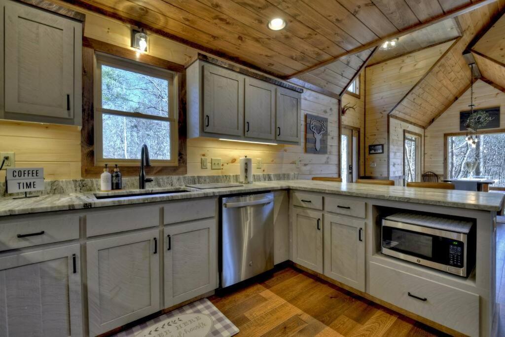 Rosewood Retreat - Hot Tub Fire Pit Pool Table Villa Blue Ridge Luaran gambar