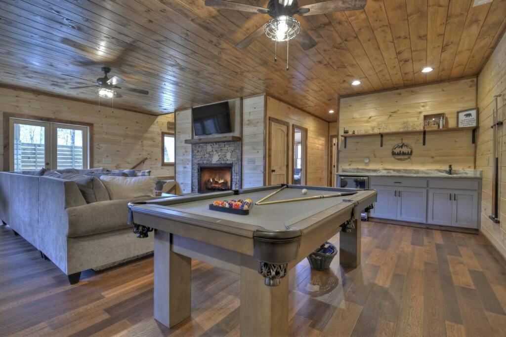 Rosewood Retreat - Hot Tub Fire Pit Pool Table Villa Blue Ridge Luaran gambar